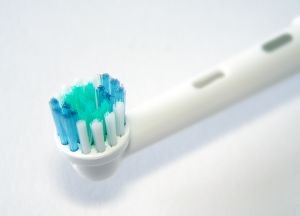 electric_toothbrush_1.jpg