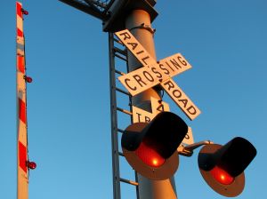 railroad-crossing-sign2-933369-m.jpg