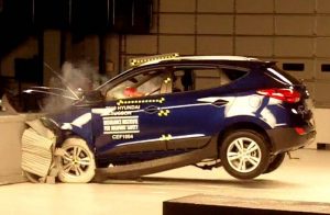 IIHS_Hyundai_Tucson_crash_test